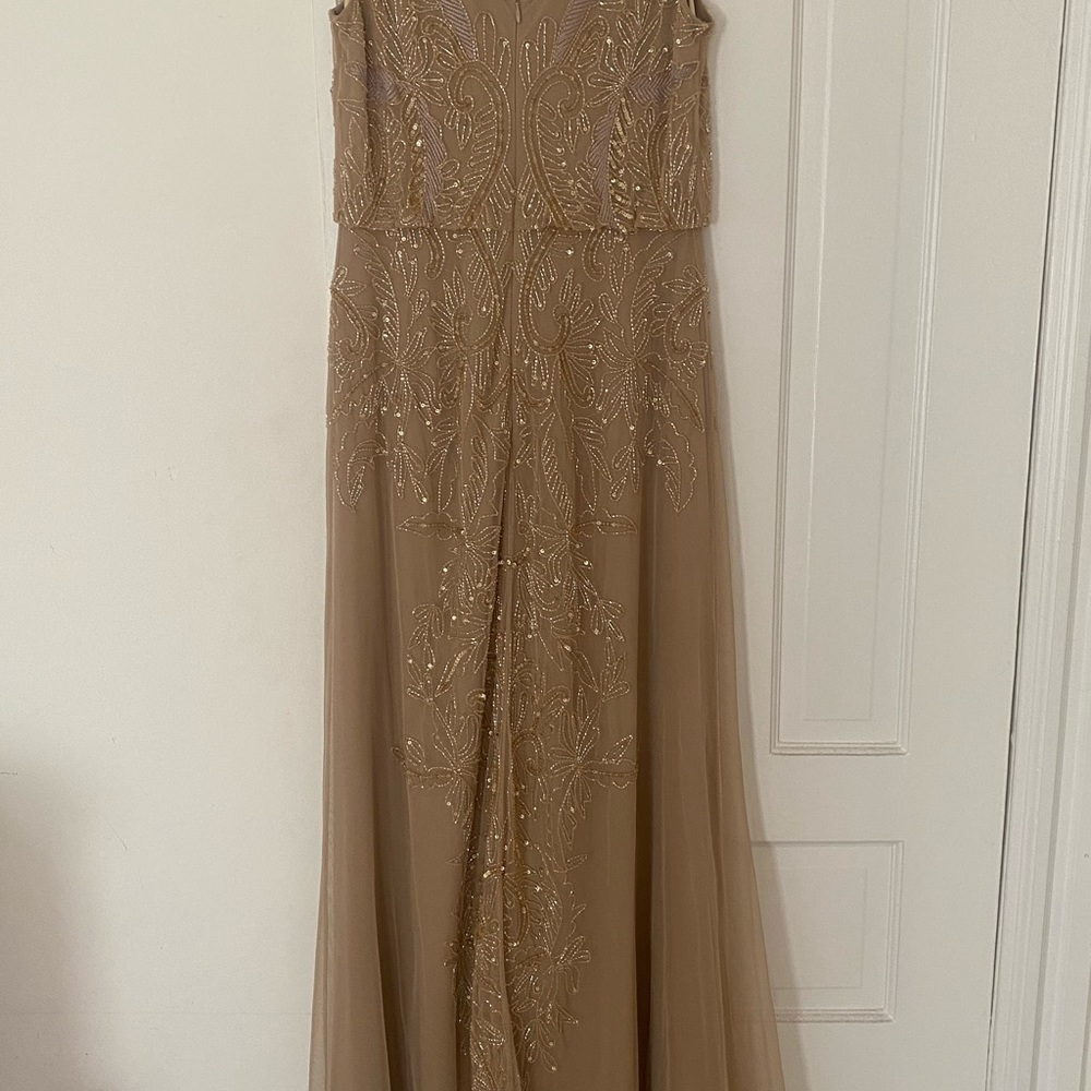 Adrianna Papell —Filigree Beaded Blouson Dress with V Neck in Champagne - Picture 3 of 4
